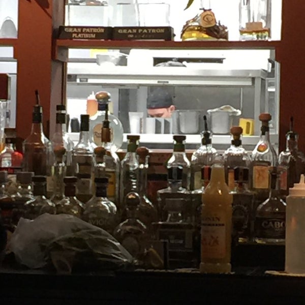 Foto tomada en Huerto Mexican Restaurant &amp; Tequila Bar  por Sara🌸 el 4/24/2016