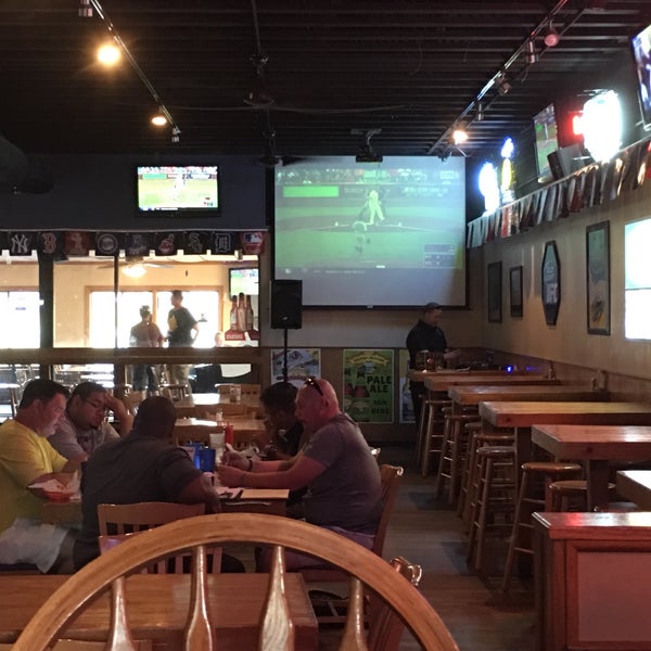 Rivals Sports Bar And Grill Davenport, IA