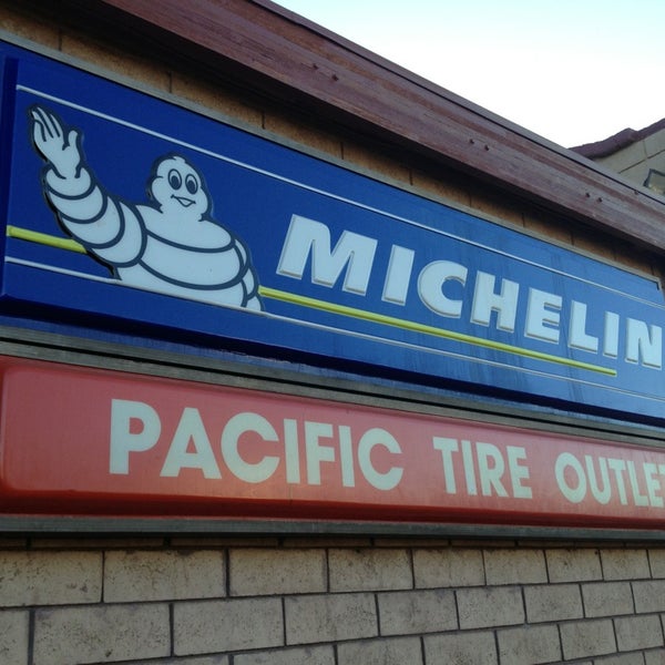 1/21/2013 tarihinde Joel P.ziyaretçi tarafından Pacific Tire Outlet'de çekilen fotoğraf
