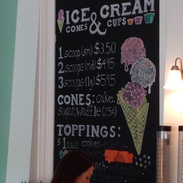 Das Foto wurde bei Lucky&#39;s Coffee, Ice Cream, and Candy Baltimore von Eric K. am 6/19/2014 aufgenommen