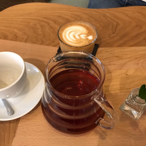 10/20/2018 tarihinde Sergey V.ziyaretçi tarafından Double B Coffee &amp; Tea'de çekilen fotoğraf