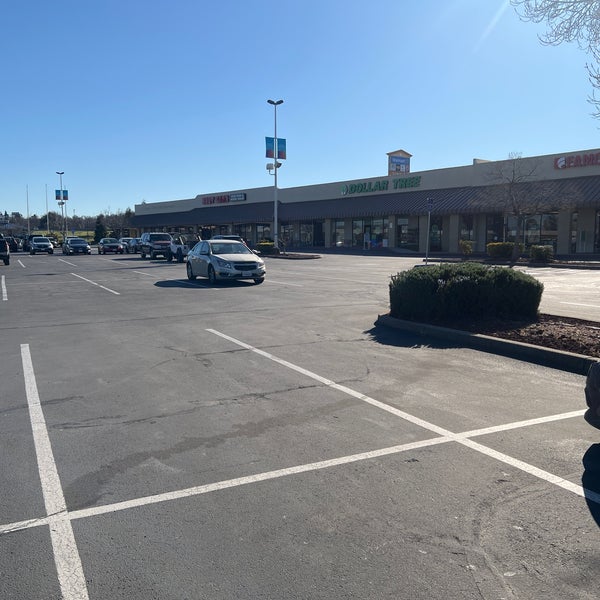 Shasta Gateway Outlet Mall in Anderson