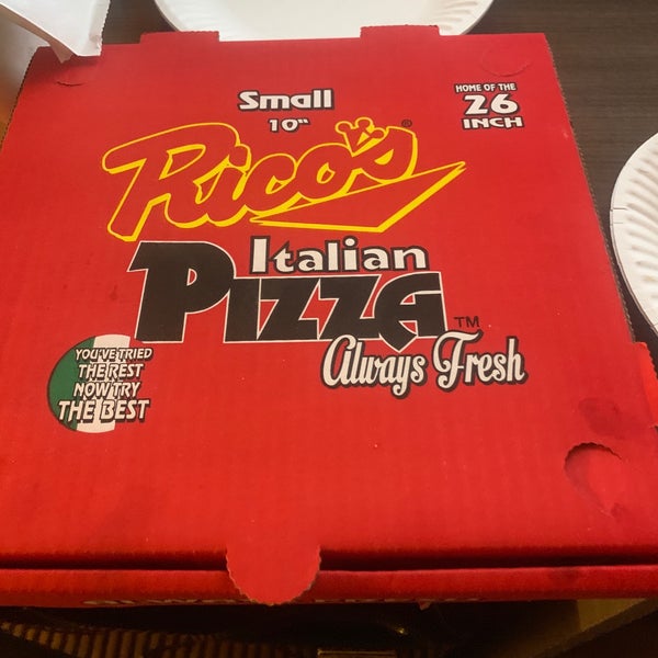 Rico's Pizza Pizzeria in North Sacramento