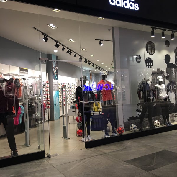adidas clothing store