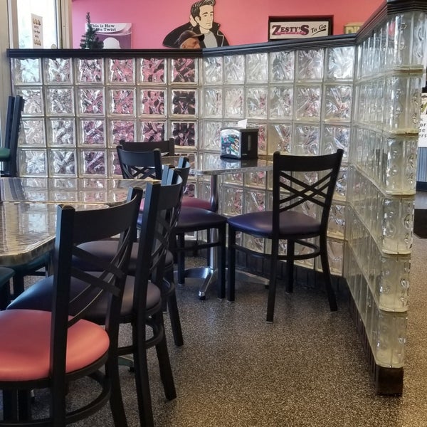 Zesty's Frozen Custard Green Bay'da Dondurmacı'da fotoğraflar