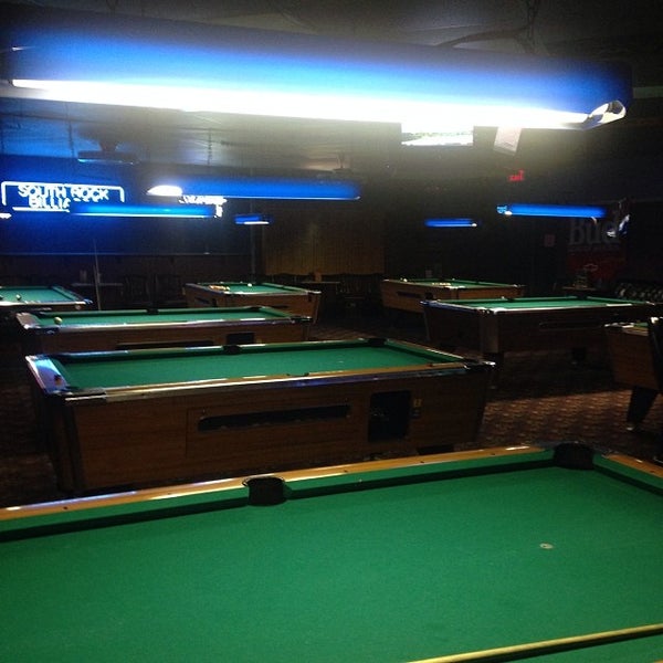 Foto tomada en Southrock Billiards &amp; Sports Bar  por Rich H. el 1/20/2014