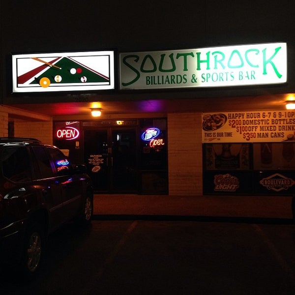 Foto diambil di Southrock Billiards &amp; Sports Bar oleh Rich H. pada 1/20/2014