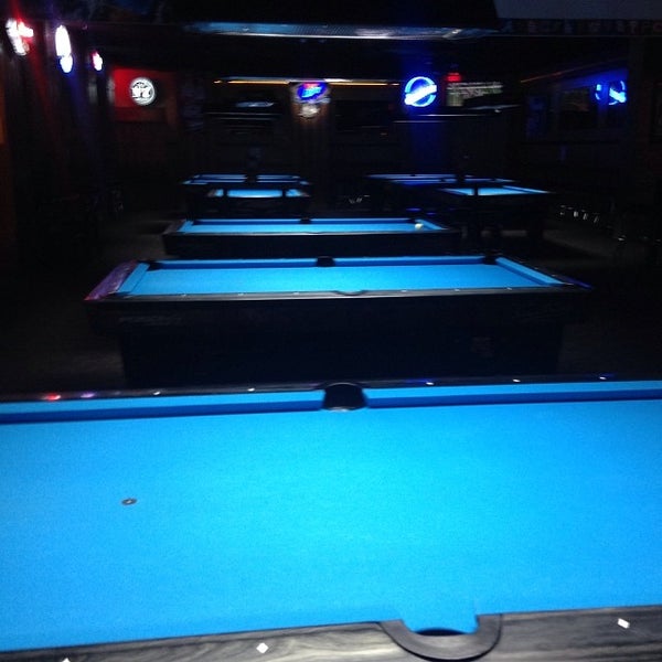 Снимок сделан в Metro Sportz Bar &amp; Billiards пользователем Rich H. 11/17/2013