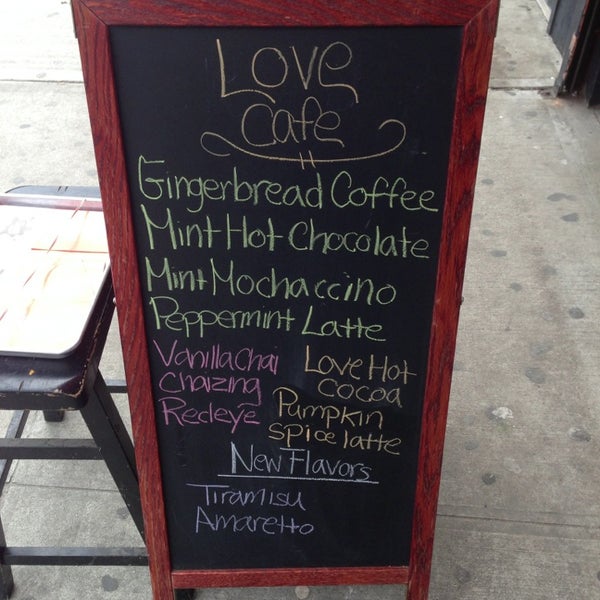 Photo prise au The Love Cafe par Jay C. le7/16/2013