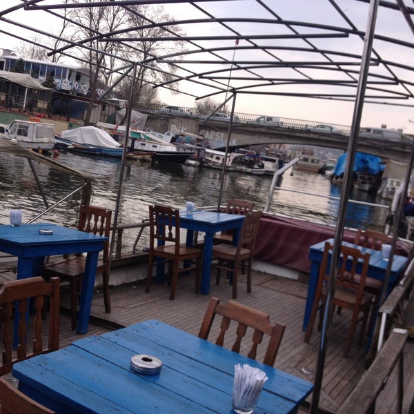 Foto diambil di Göksu Hüseyin Bey Cafe &amp; Otel oleh Merve A. pada 4/14/2015