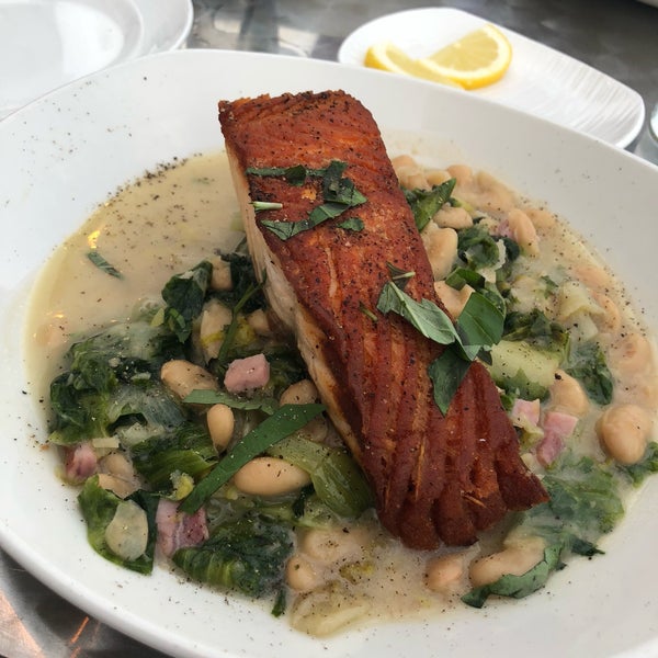 7/4/2018 tarihinde Natasha P.ziyaretçi tarafından Waterside Restaurant &amp; Catering'de çekilen fotoğraf