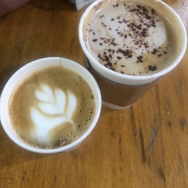 10/21/2019 tarihinde Rucha K.ziyaretçi tarafından Paper Moon Coffee'de çekilen fotoğraf