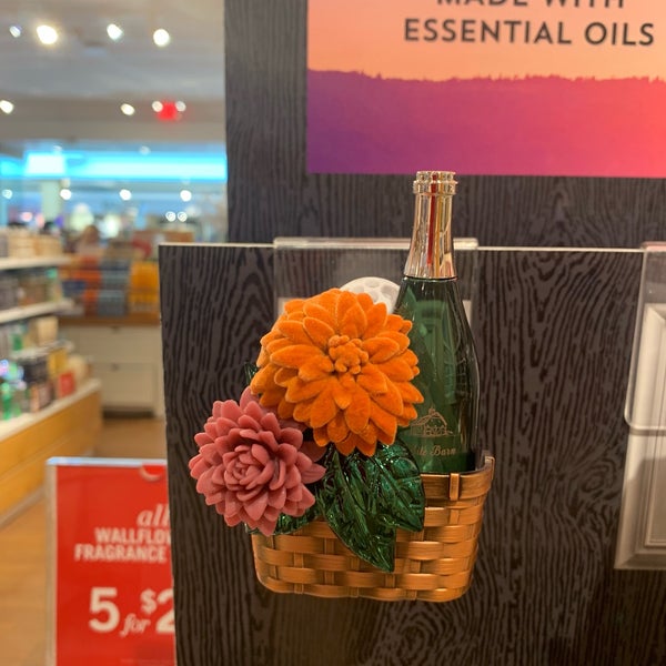 Bath & Body Works Polo Park Winnipeg, MB