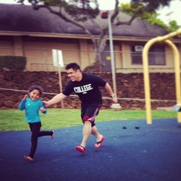 Kanewai Park Playground in Diamond Head Kapahulu St. Louis