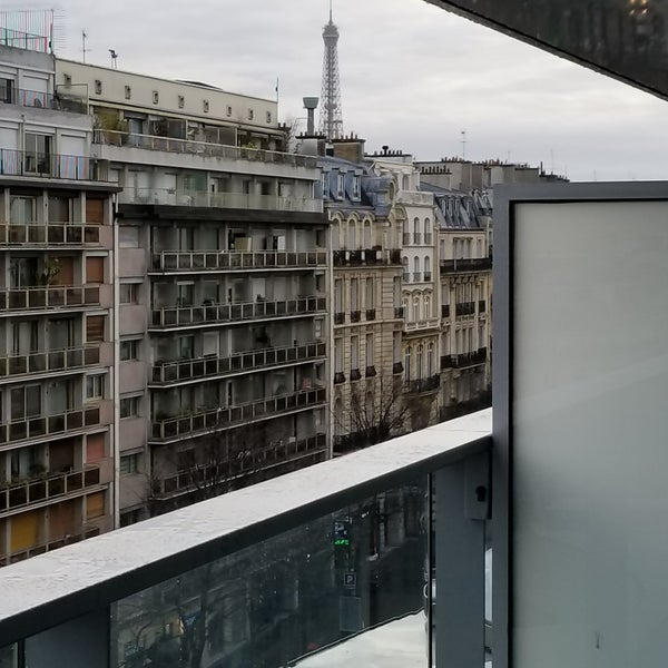 1/5/2018 tarihinde Anthonyziyaretçi tarafından Renaissance Paris Arc de Triomphe Hotel'de çekilen fotoğraf