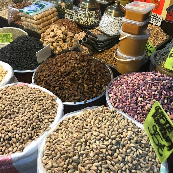 รูปภาพถ่ายที่ Kasapbaşı Gıda โดย Oguzhan D. เมื่อ 11/5/2019