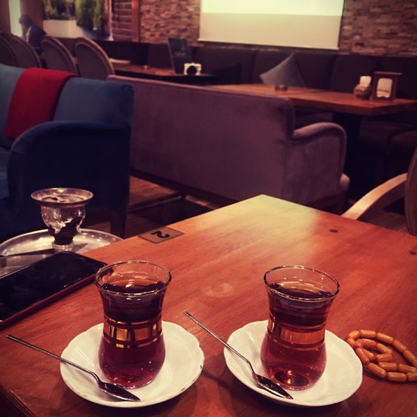 Das Foto wurde bei Hisarönü Çaycısı Plus von 🌸Merve Y. am 1/20/2018 aufgenommen