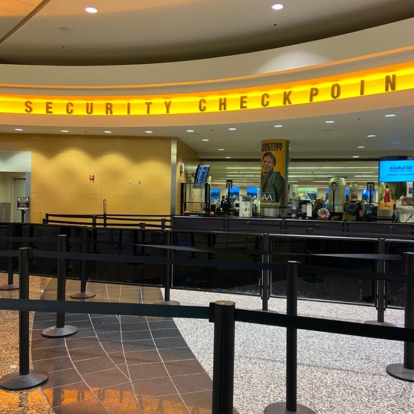 Alaska Airlines Ticket Counter Airport Ticket Counter in Anchorage