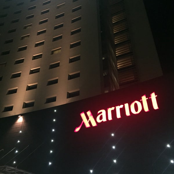 รูปภาพถ่ายที่ Marriott Hotel โดย Andres B. เมื่อ 12/29/2017
