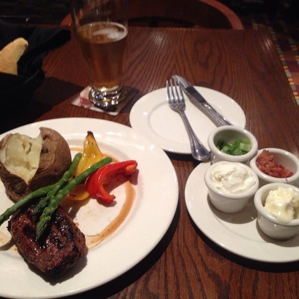 Photo taken at The Keg Steakhouse + Bar - Richmond South by Jarno J. on 1/15/2014