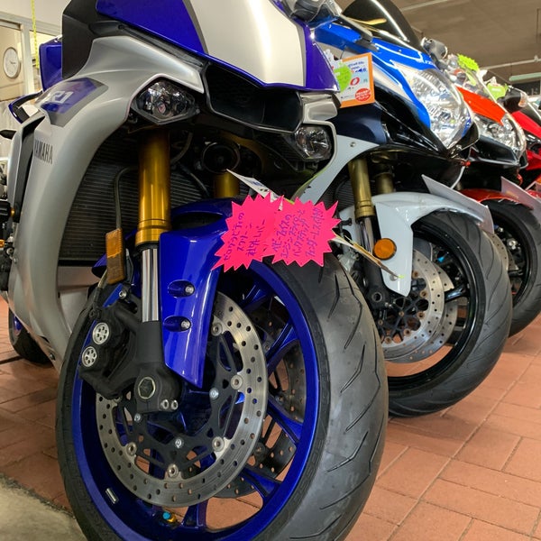 レッドバロン亀田店 Motorcycle Shop