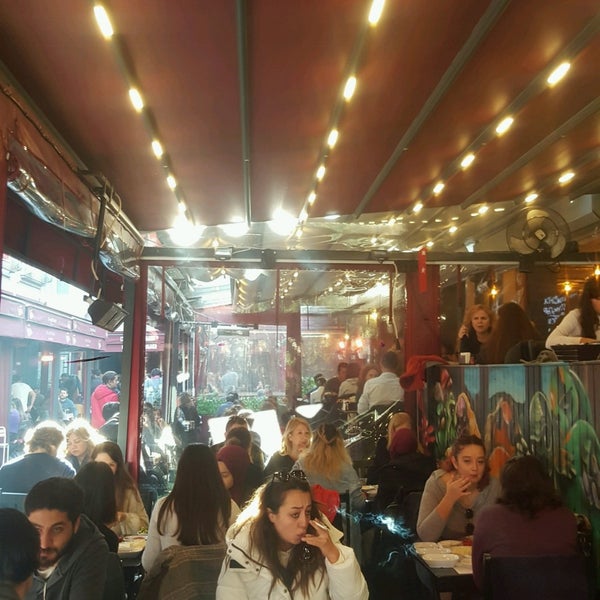 Foto tomada en Siyah Cafe &amp; Breakfast  por Tarık Ç. el 12/14/2019