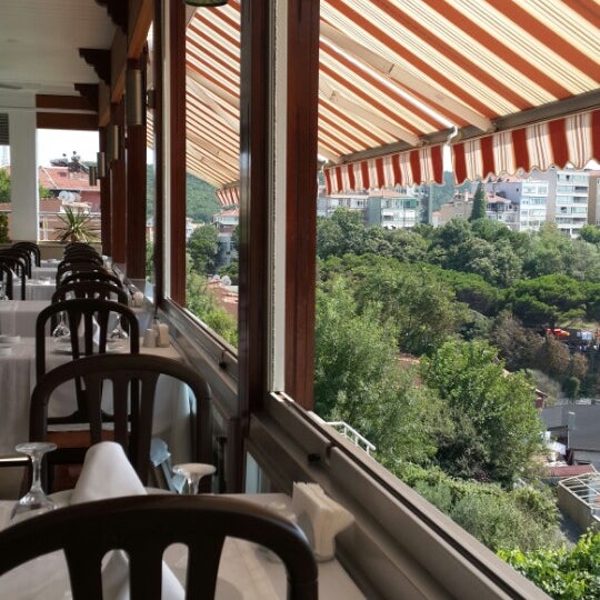รูปภาพถ่ายที่ Su&#39;dan Restaurant โดย Tarık Ç. เมื่อ 7/21/2013