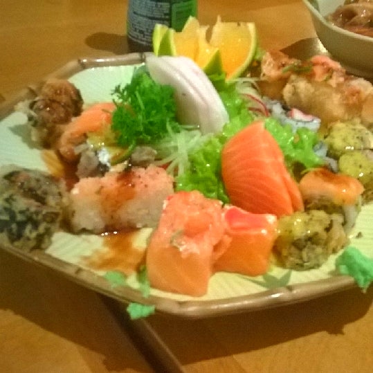 Photo taken at Itoshii sushi by Carlos C. on 7/26/2014
