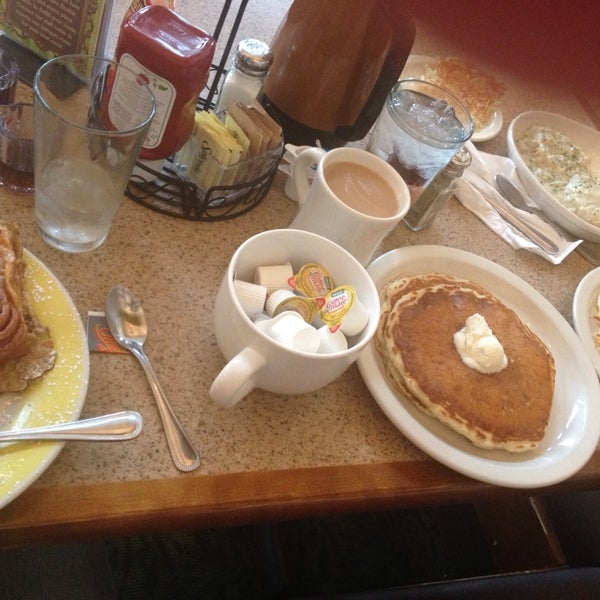 Photo taken at The Omelette Shoppe by Abby W. on 8/15/2013