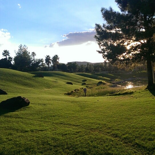 Foto tomada en Rhodes Ranch Golf Club  por Ríon M. el 9/16/2014