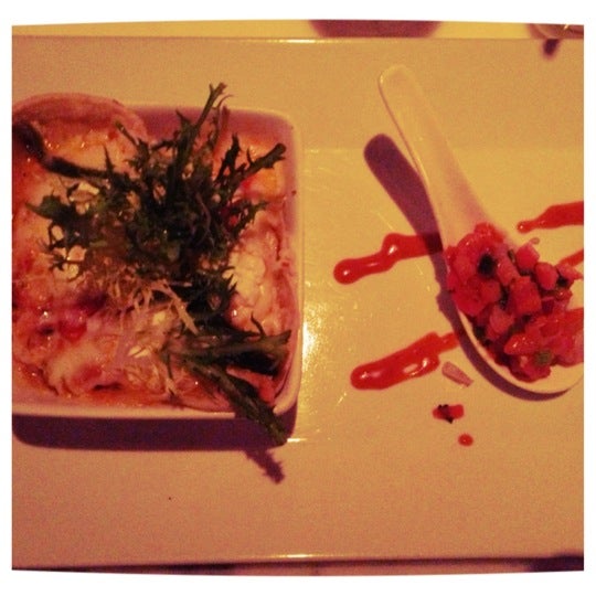 Снимок сделан в Crema Restaurante пользователем Kathy H. 12/1/2012