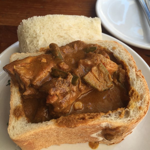 2/18/2016 tarihinde Tom B.ziyaretçi tarafından Madiba Restaurant'de çekilen fotoğraf