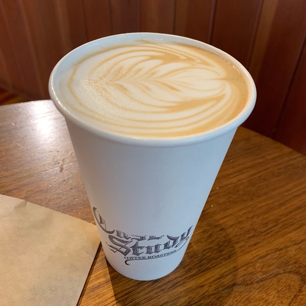 Снимок сделан в Case Study Coffee пользователем YK N. 8/21/2019