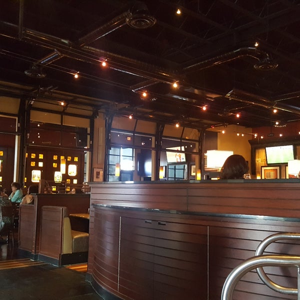 Photo taken at BJ&#39;s Restaurant &amp; Brewhouse by Greg C. on 7/6/2017
