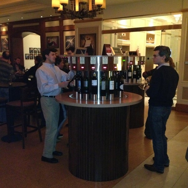 Das Foto wurde bei Tastings - A Wine Experience von Kstizzle am 3/23/2013 aufgenommen