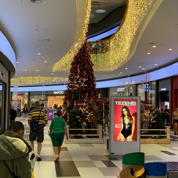 Photo taken at Kings Avenue Mall by Alexander O. on 12/8/2018