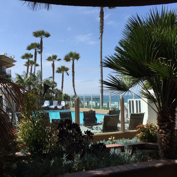 Photo taken at Pacific Terrace Hotel by Alexander O. on 5/12/2015