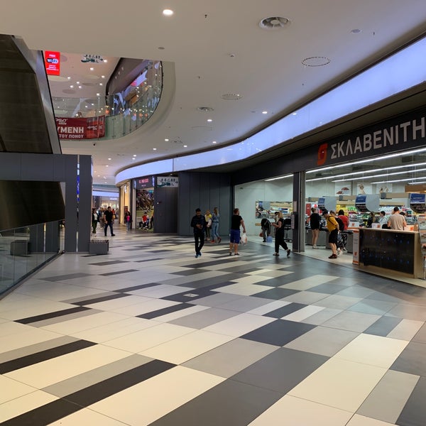 Photo taken at Kings Avenue Mall by Alexander O. on 3/26/2019