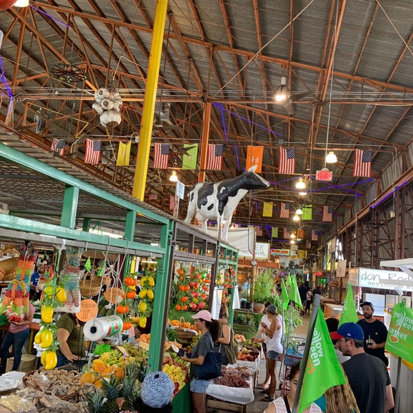 Das Foto wurde bei Yellow Green Farmers Market von Alexander O. am 9/30/2018 aufgenommen