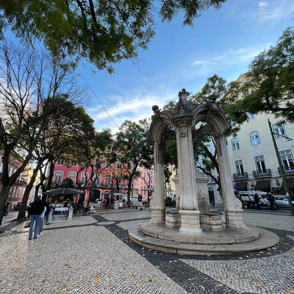 11/23/2021 tarihinde Alexander O.ziyaretçi tarafından Largo do Carmo'de çekilen fotoğraf
