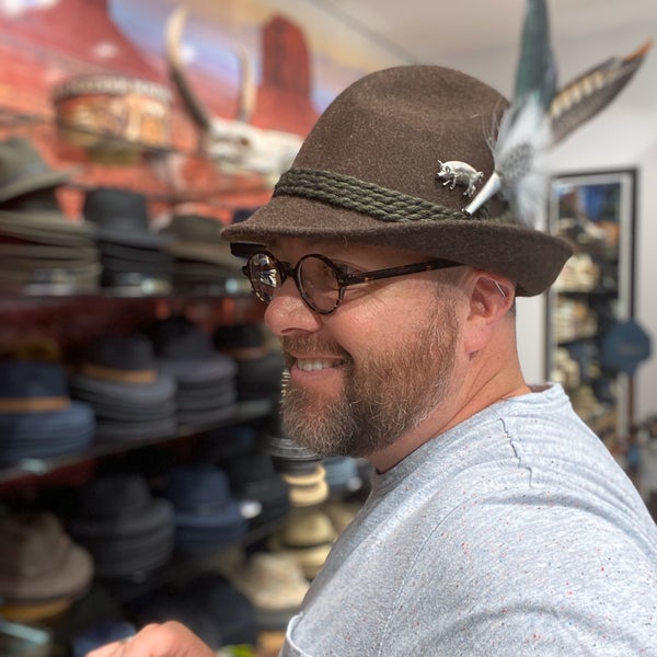 Das Foto wurde bei Breiter Hut &amp; Mode - &quot;Der Hutmacher am Dom&quot; von David C. am 9/21/2019 aufgenommen