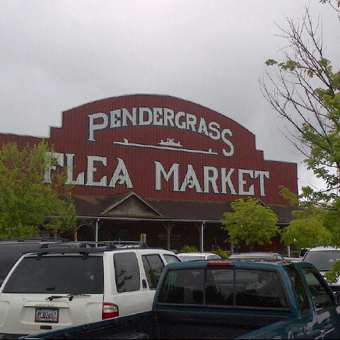 Das Foto wurde bei Pendergrass Flea Market von Jarrett C. am 5/19/2013 aufgenommen