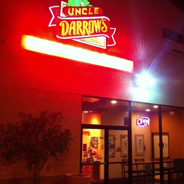 Foto diambil di Uncle Darrow&#39;s oleh Rick M. pada 12/21/2012