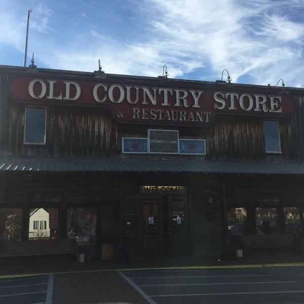 Photo taken at Brooks Shaw&#39;s Old Country Store &amp; Restaurant by ~Roni~ on 12/21/2014