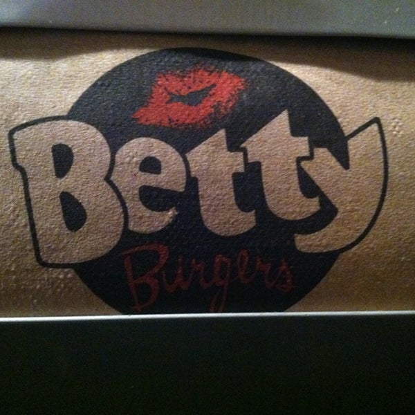 8/16/2013にEdward T.がBetty Burgersで撮った写真