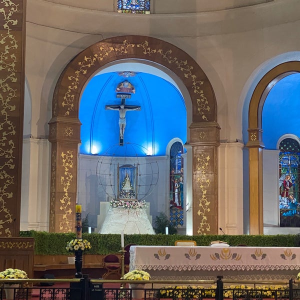 Foto diambil di Basílica de la Virgen de Caacupé oleh Fluying ✅. pada 5/23/2022