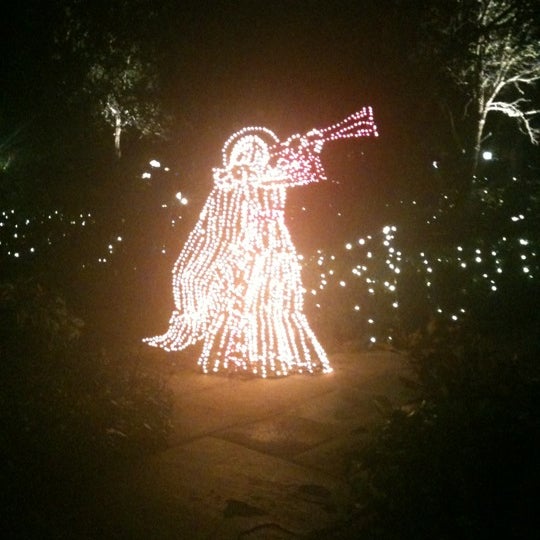 Photo taken at Bellingrath Gardens and Home by Tyra M. on 11/29/2012