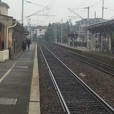 Gare SNCF de Chantilly - Gouvieux - Train Station in Chantilly