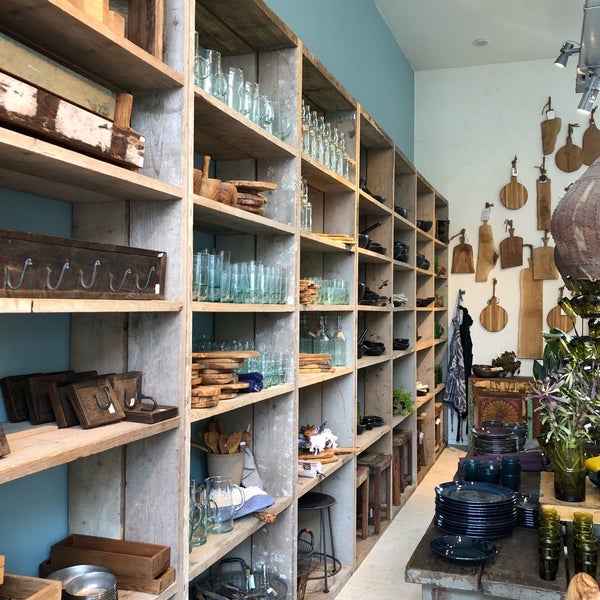 Foto scattata a Raw Materials - The home store da Polina I. il 4/9/2018