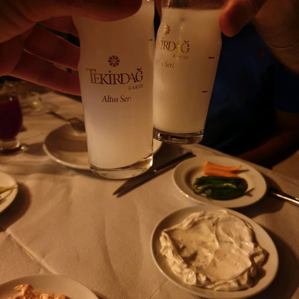 Foto diambil di Çakıl Restaurant oleh Fetva A. pada 8/13/2021